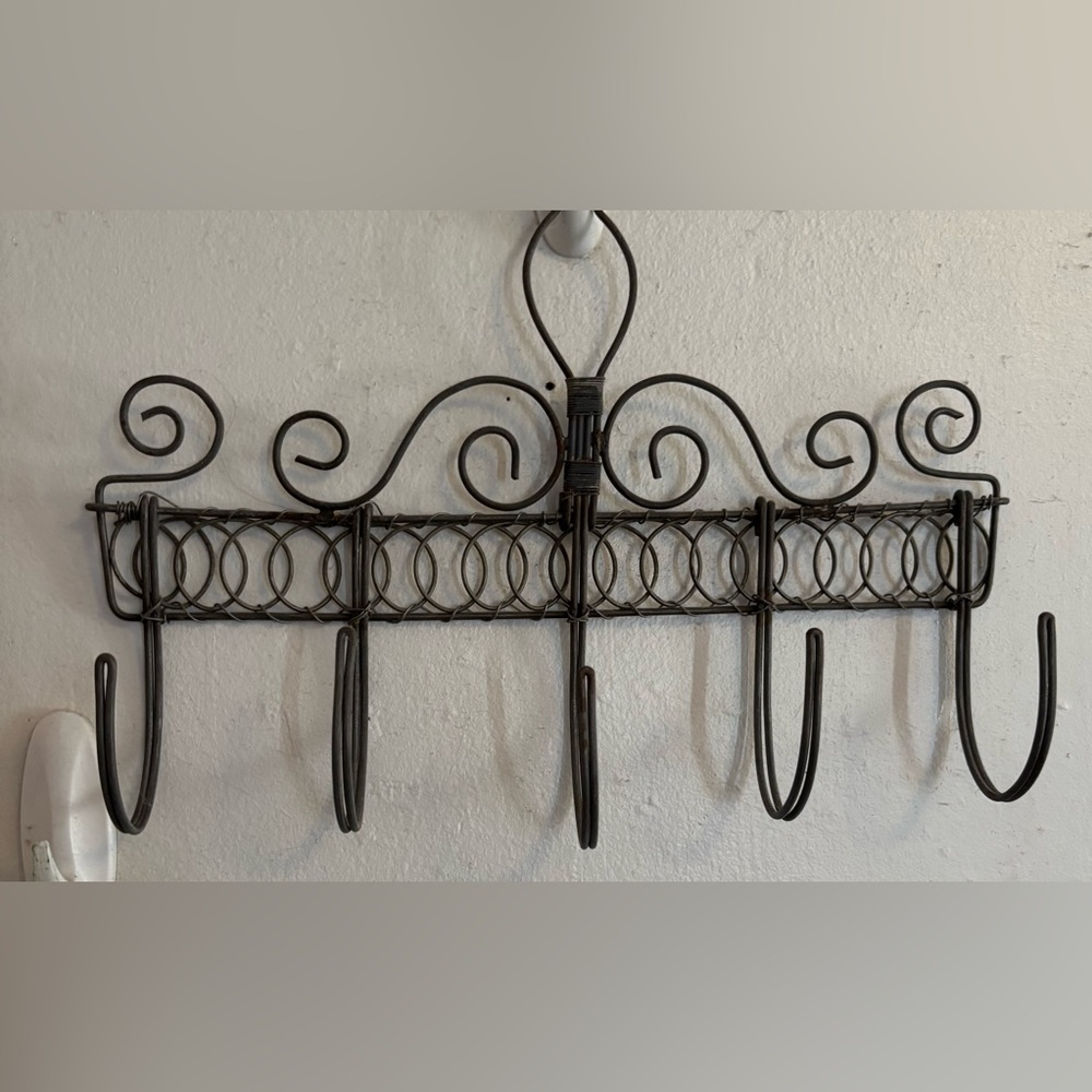 French/antique-vintage Iron Wrack 12”x8”